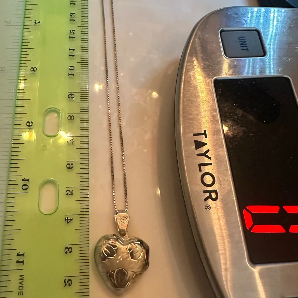 Vintage Sterling Silver Heart Locket Necklace 925 Floral Engraved giftable - Picture 4 of 7